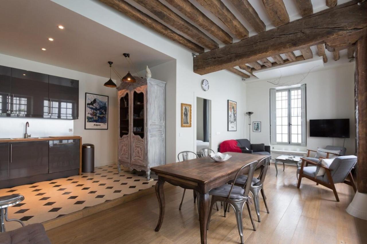 Charming Appartment In Le Marais Paris Exterior photo